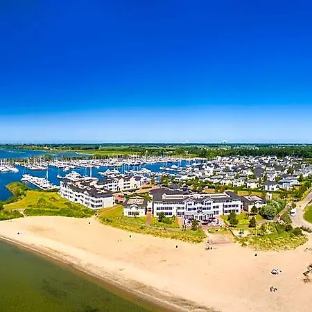 Beachhotel Cape Helius