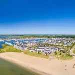 Beachhotel Cape Helius